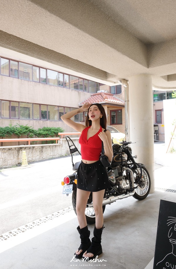 V領繞脖美背背心